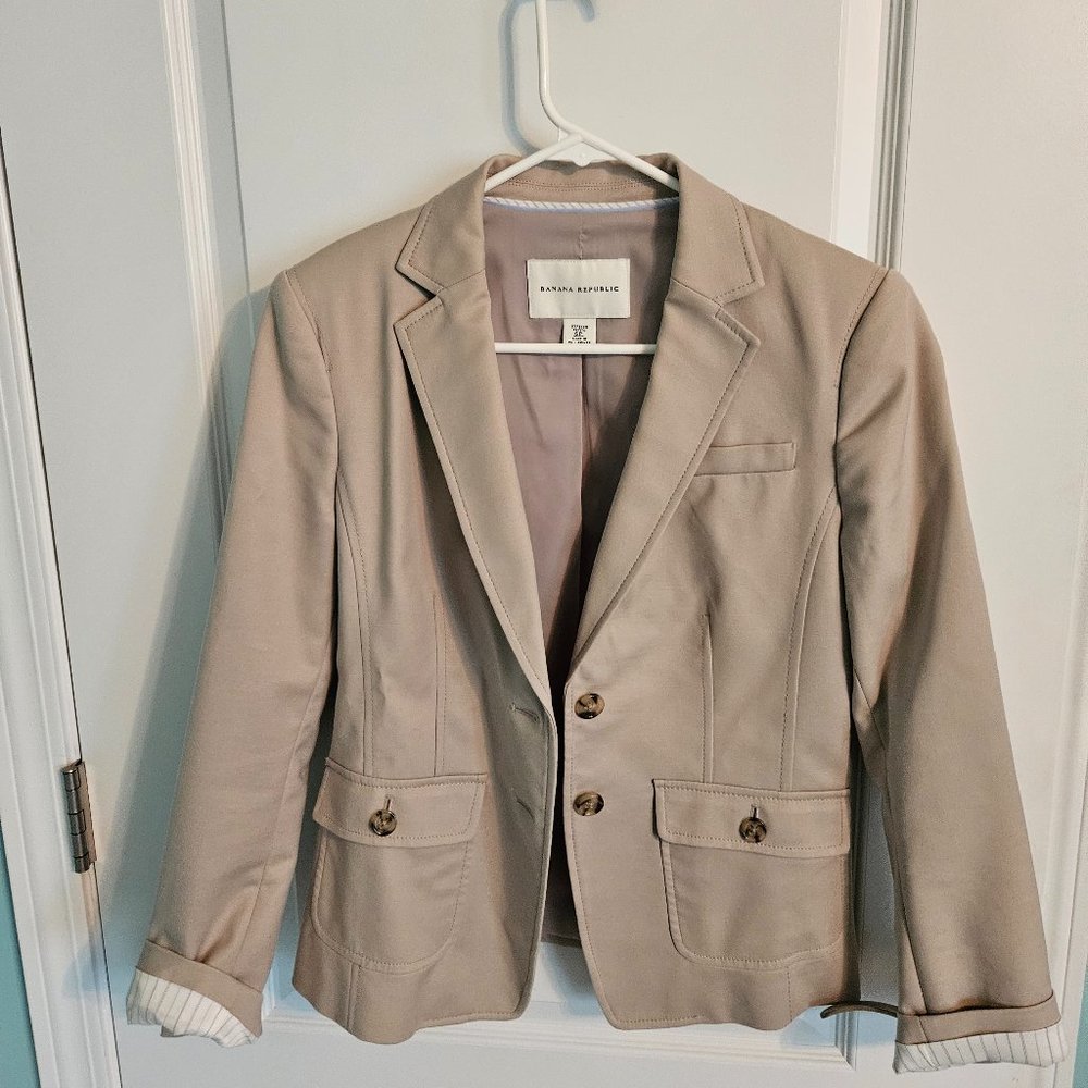 Banana Republic Womens Tan Blazer size 6P